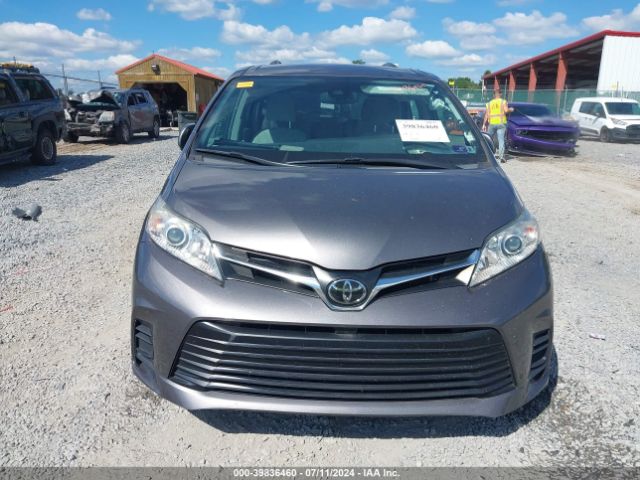 5TDKZ3DC1KS967883 Toyota Sienna Le 8 Passenger