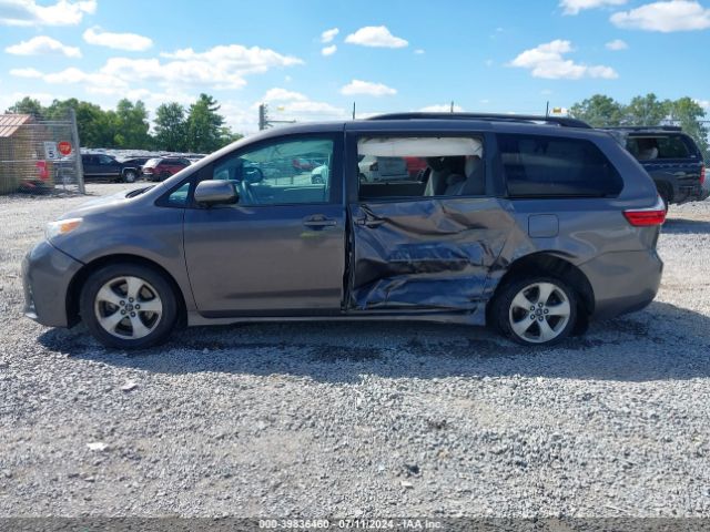 5TDKZ3DC1KS967883 Toyota Sienna Le 8 Passenger