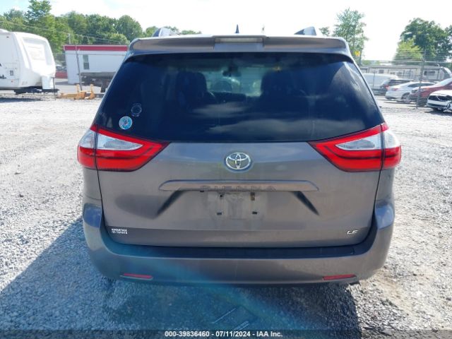 5TDKZ3DC1KS967883 Toyota Sienna Le 8 Passenger