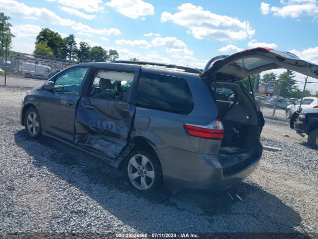 5TDKZ3DC1KS967883 Toyota Sienna Le 8 Passenger