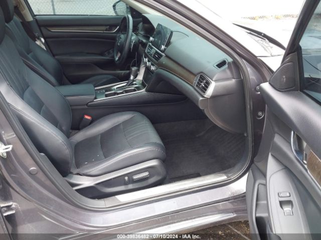 1HGCV1F92JA114430 Honda Accord Touring