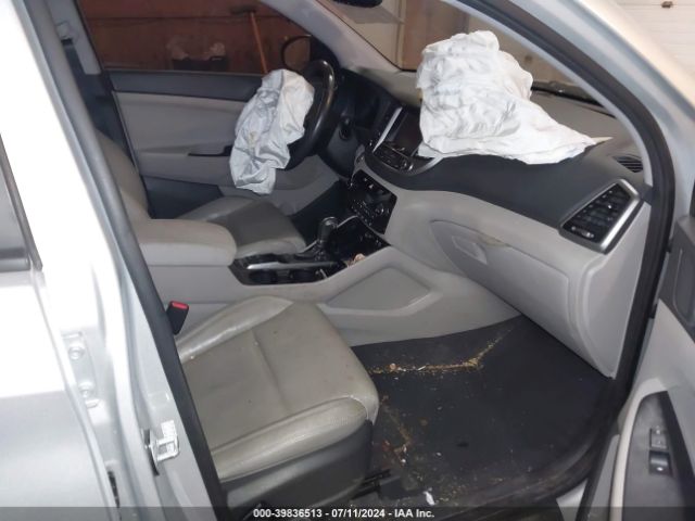 KM8J33A24JU751086 Hyundai Tucson Value