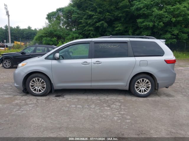 5TDYK3DCXFS663729 Toyota Sienna Xle 8 Passenger
