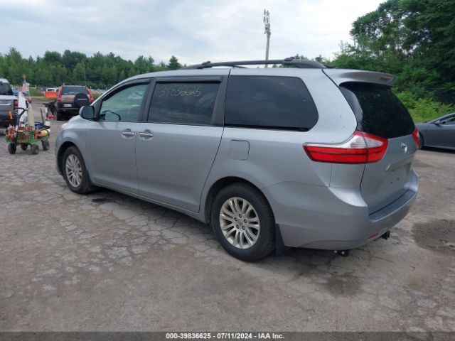 5TDYK3DCXFS663729 Toyota Sienna Xle 8 Passenger