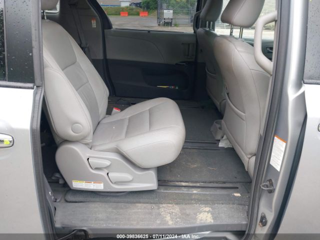 5TDYK3DCXFS663729 Toyota Sienna Xle 8 Passenger