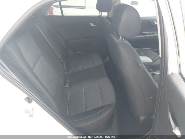 3KPA25AD9LE348078 KIA Rio 5-door S
