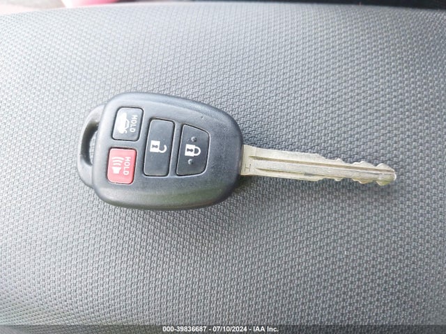Toyota COROLLA LE 2019 2T1BURHEXKC141829 Image 11