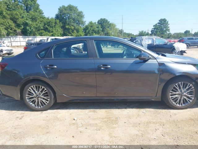 3KPF54AD2NE440479 KIA Forte Gt-line