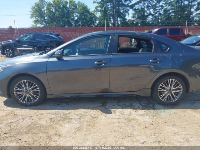 3KPF54AD2NE440479 KIA Forte Gt-line