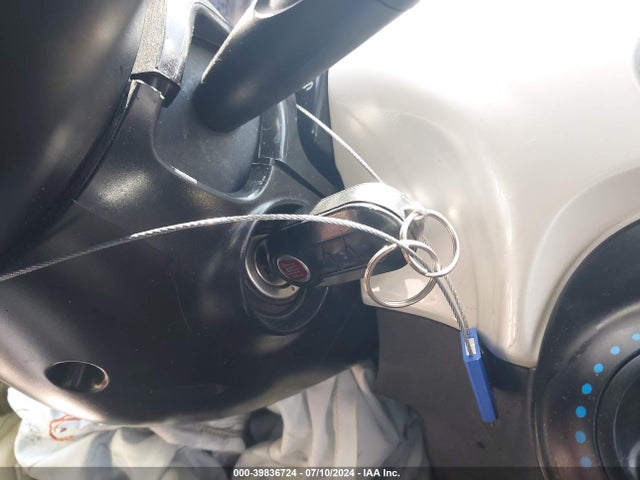 2013 FIAT 500 3C3CFFAR0DT752841 Photo 10