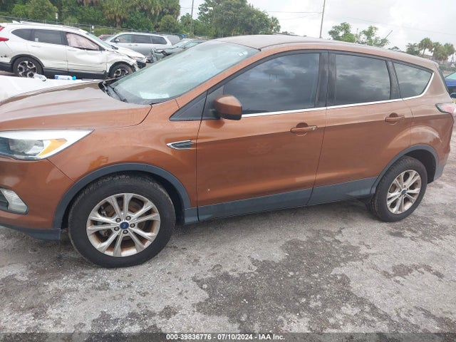 Ford ESCAPE SE 2017 1FMCU0GD1HUA36340 Image 14