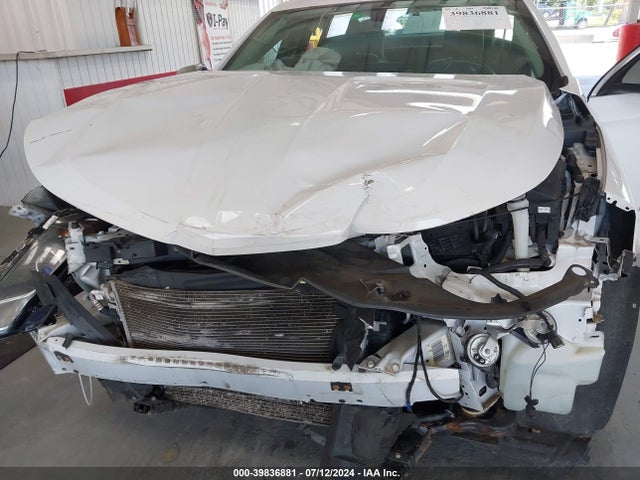 Chevrolet IMPALA 1LT 2018 2G1105S37J9146792 Image 6