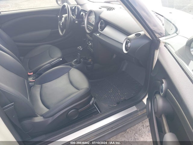 2012 MINI COOPER CLUBMAN WMWZF3C56CT489261 Photo 4