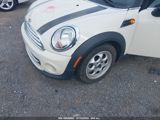 2012 MINI COOPER CLUBMAN WMWZF3C56CT489261 Photo 5