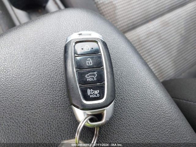 KM8K22AAXLU559005 Hyundai Kona Sel