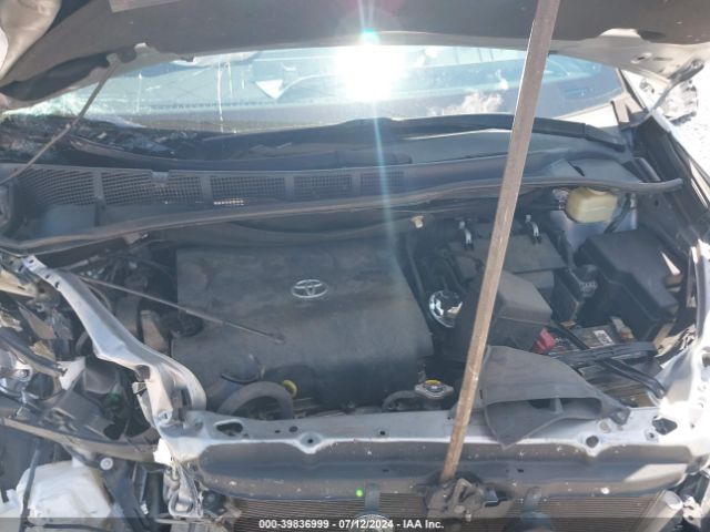 5TDYK3DC0FS678983 Toyota Sienna Xle Premium 8 Passenger