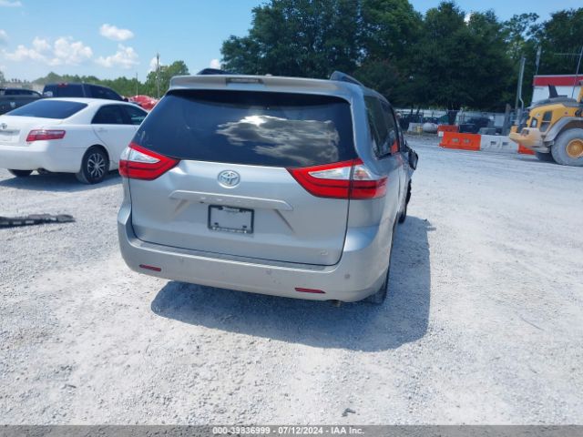 5TDYK3DC0FS678983 Toyota Sienna Xle Premium 8 Passenger