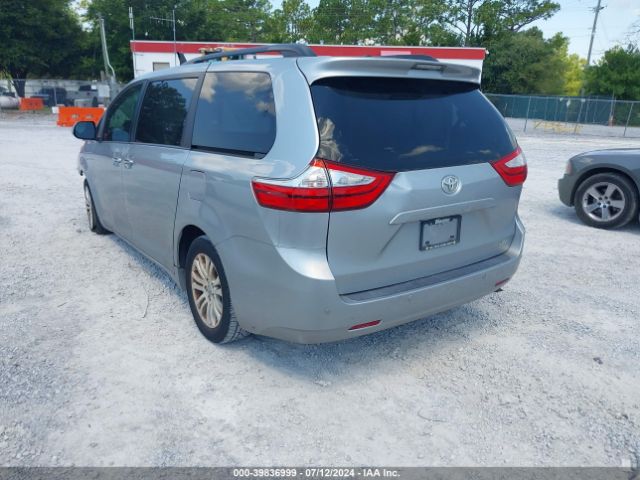 5TDYK3DC0FS678983 Toyota Sienna Xle Premium 8 Passenger