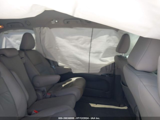 5TDYK3DC0FS678983 Toyota Sienna Xle Premium 8 Passenger
