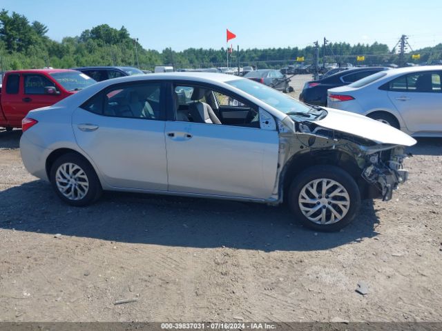 2T1BURHE8KC141215 Toyota COROLLA LE