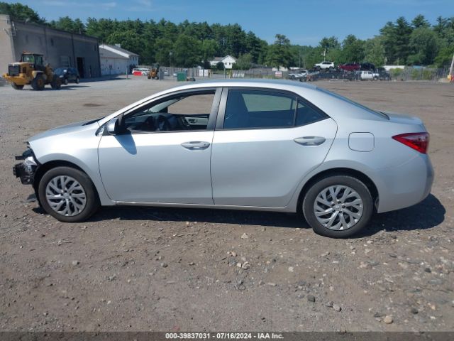 2T1BURHE8KC141215 Toyota COROLLA LE