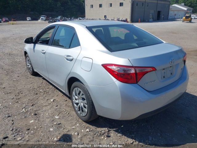 2T1BURHE8KC141215 Toyota COROLLA LE