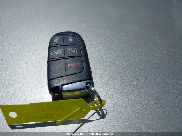 3C4NJDBB1JT408715 Jeep Compass Latitude 4x4