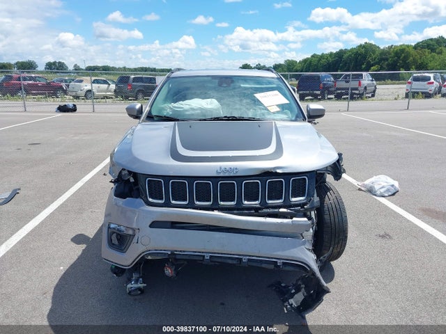 3C4NJDBB1JT408715 Jeep Compass Latitude 4x4