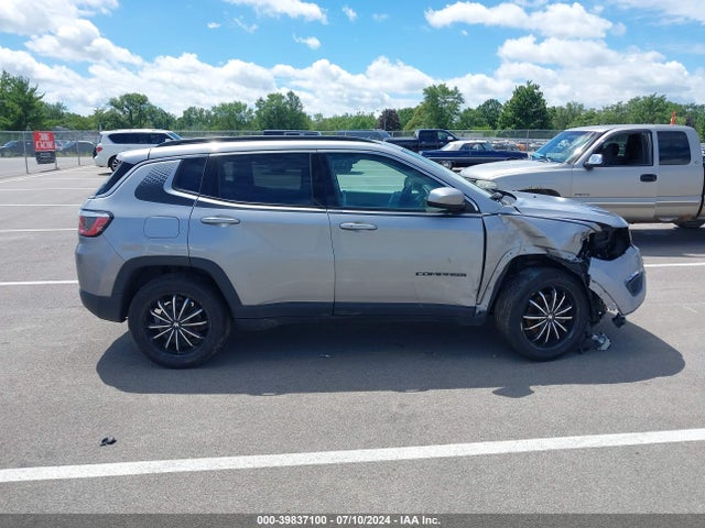 3C4NJDBB1JT408715 Jeep Compass Latitude 4x4