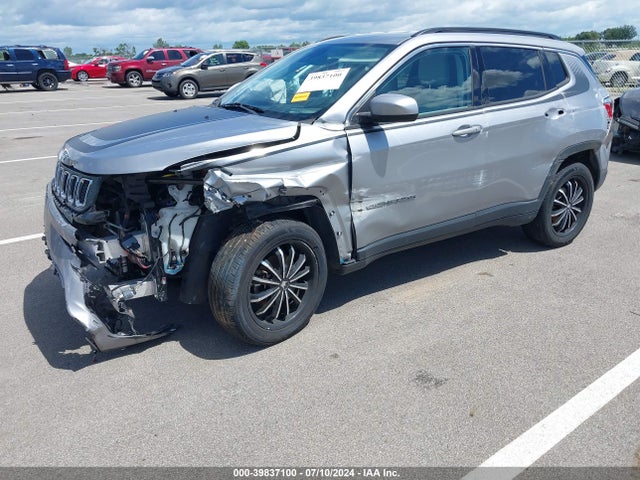 3C4NJDBB1JT408715 Jeep Compass Latitude 4x4
