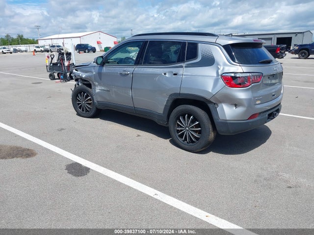 3C4NJDBB1JT408715 Jeep Compass Latitude 4x4