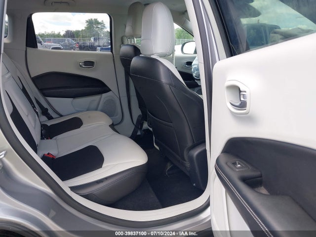3C4NJDBB1JT408715 Jeep Compass Latitude 4x4