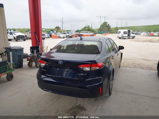 Toyota Corolla Hybrid Le 2021 JTDEAMDE1MJ026364 Image 4