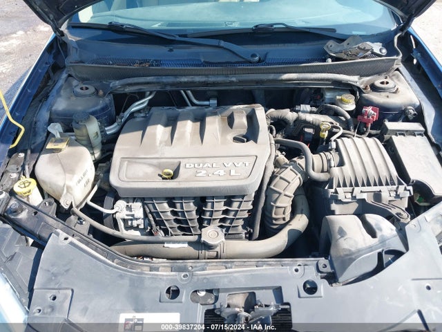 1C3CCBAB0EN121724 Chrysler 200 LX
