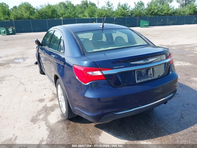 1C3CCBAB0EN121724 Chrysler 200 LX