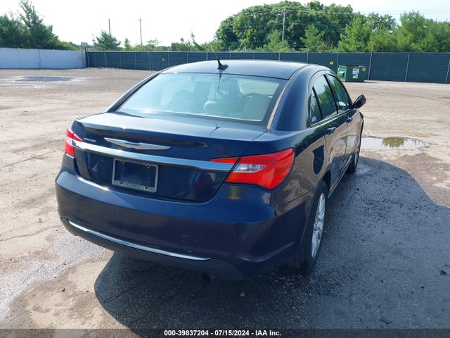1C3CCBAB0EN121724 Chrysler 200 LX