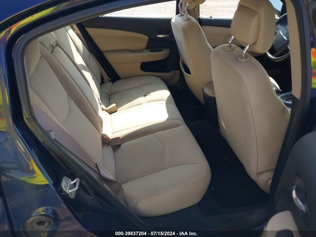 1C3CCBAB0EN121724 Chrysler 200 LX