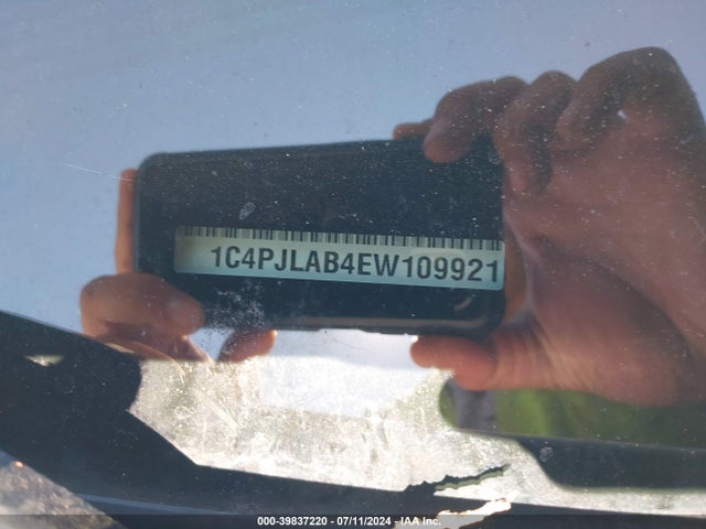 1C4PJLAB4EW109921 Jeep Cherokee Sport
