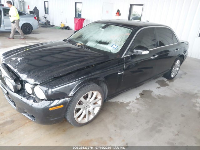 2008 JAGUAR XJ SAJWA79B58SH19656 Photo 1