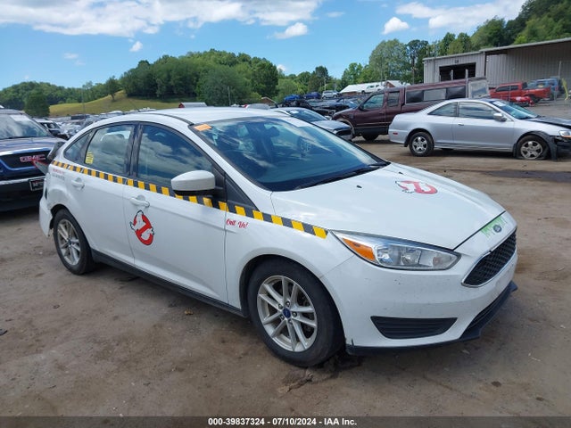 Ford FOCUS SE 2018 1FADP3F21JL212483 Image 1