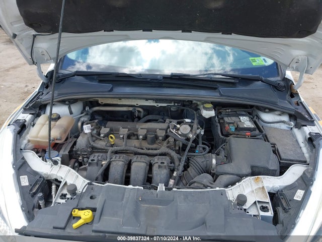 Ford FOCUS SE 2018 1FADP3F21JL212483 Image 10