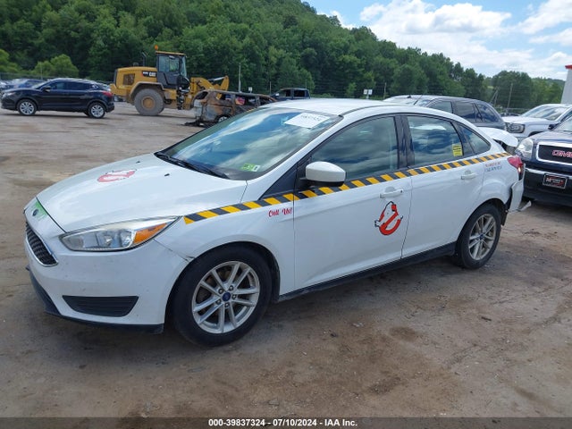 Ford FOCUS SE 2018 1FADP3F21JL212483 Image 2