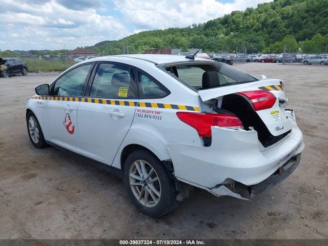 Ford FOCUS SE 2018 1FADP3F21JL212483 Image 3