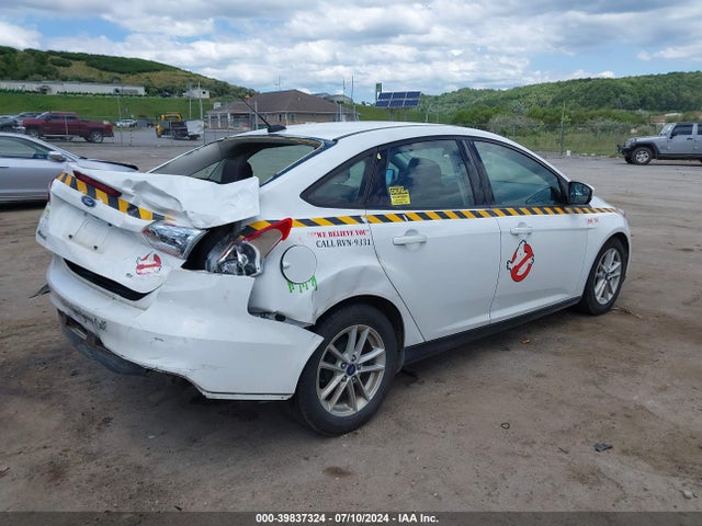 Ford FOCUS SE 2018 1FADP3F21JL212483 Image 4
