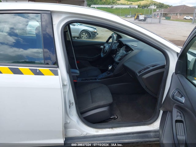 Ford FOCUS SE 2018 1FADP3F21JL212483 Image 5