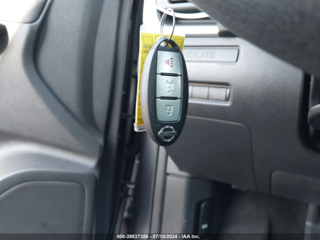 5N1AT3AAXMC826794 Nissan Rogue S Fwd