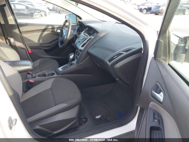 1FADP3K27EL105725 Ford FOCUS SE