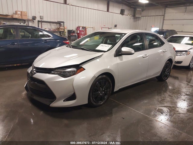 Toyota COROLLA LE 2019 2T1BURHE9KC244045 Image 2