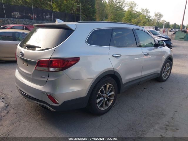 KM8SMDHF8HU208981 Hyundai Santa Fe Se