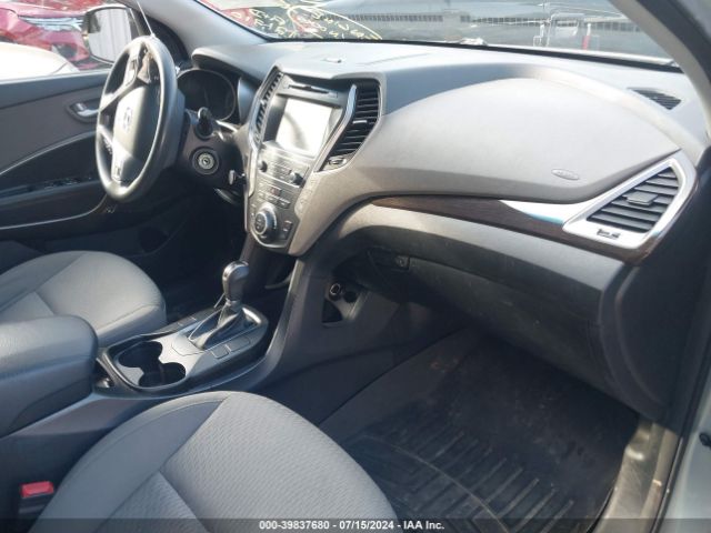 KM8SMDHF8HU208981 Hyundai Santa Fe Se